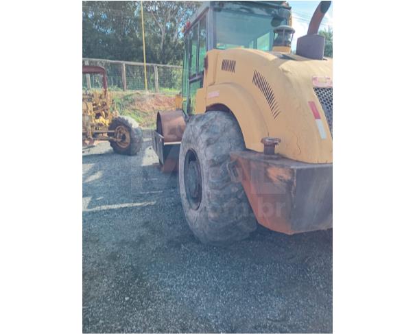 Foto de ITAÚNA/MG-ROLO COMPACTADOR – COMBAT CB250 2008