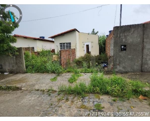Foto de CAMPINA GRANDE/PB — Casa com 2 quartos e 1 vaga na garagem no bairro Cidades.