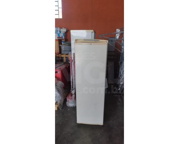 Foto de QUATIGUÁ/PR - Bens diversos (Câmara frigorifica inox 04 portas, fogão, freezer, geladeira 380L, sucata cadeiras e carteiras)