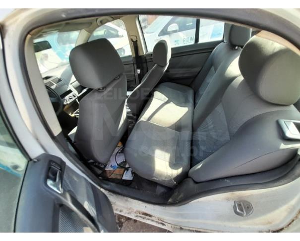 Foto de RIO DAS OSTRAS/RJ - VW POLO SEDAN 1.6