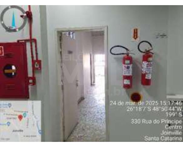 Foto de JOINVILLE/SC - Sala Comercial com 460,60m² no Ed. Manchester no Centro