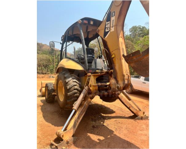 Foto de SÃO PEDRO DOS FERROS/MG - Retroescavadeira Caterpillar 416E