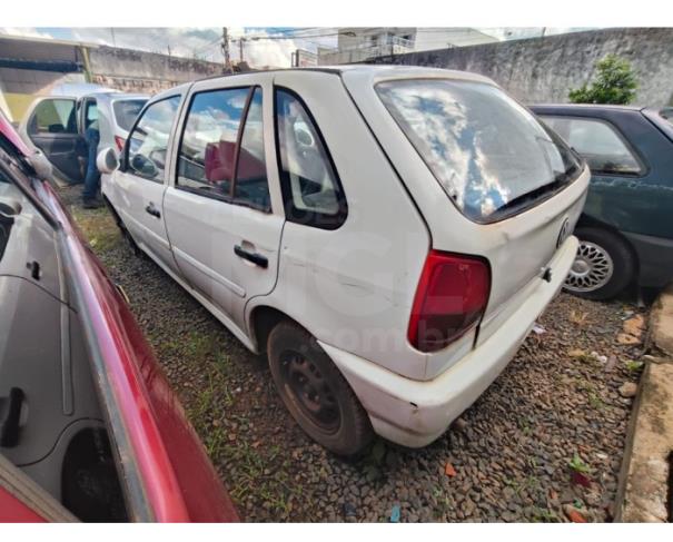 Foto de ARAXÁ/MG - VOLKSWAGEN Gol CL 1.6 MI - 1998/1999 - SUCATA