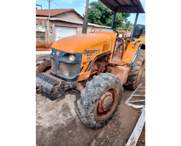 Foto de DOURADOQUARA/MG - Trator Agricola Budny, modelo BDY7540.