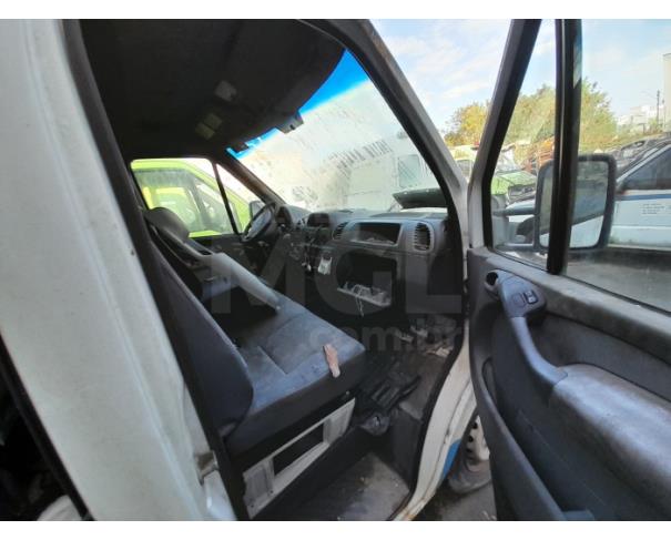 Foto de RIO DAS OSTRAS/RJ - MERCEDES-BENZ / REVESCAP AMB SR