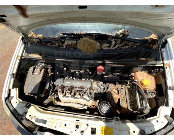 Foto de LAVRAS/MG - CHEVROLET ZAFIRA CONFORT - 2010/2010 - COR : BRANCO 