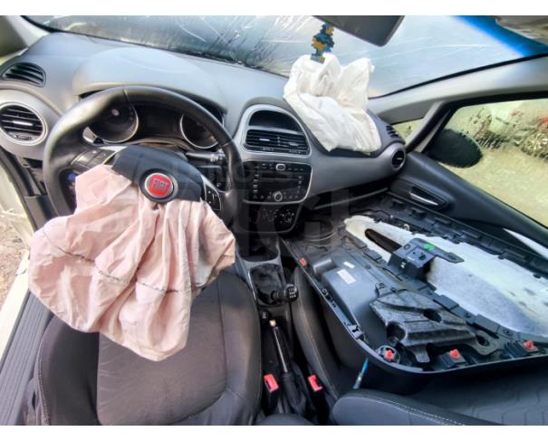 Foto de ITAÚNA/MG- FIAT  PUNTO ESSENCE 1.6 2013/2013-  PA12911