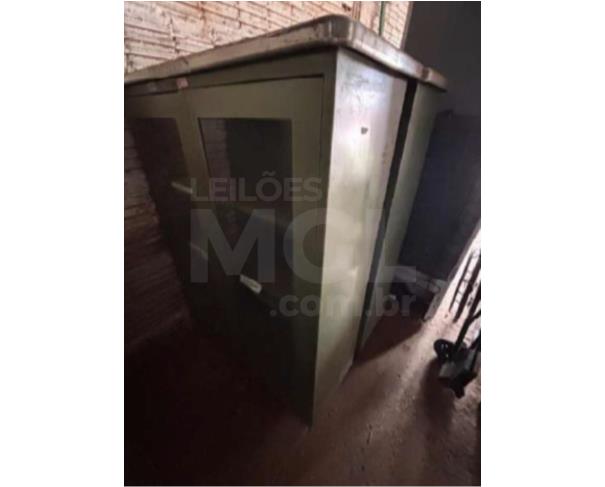 Foto de PONTES GESTAL/SP - Armários tipo vitrine, Camas com estrutura em MDP solteiro, Prateleiras de aço, e armário de madeira, Arquivos e armário de aço, Armário de aço