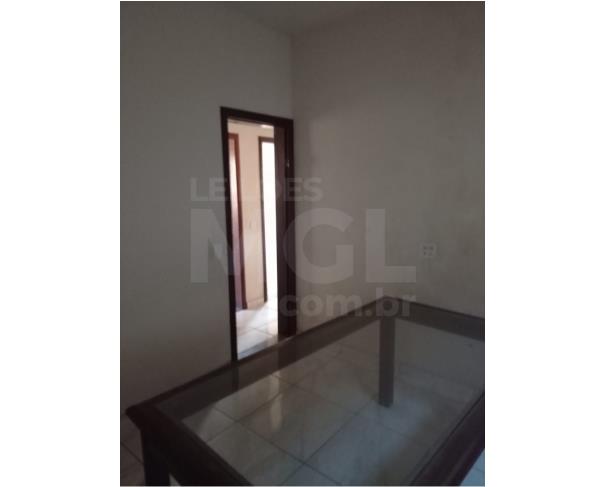 Foto de ITAÚNA/MG — Casa com 02 quartos no Bairro Godofredo Gonçalves (desocupada)