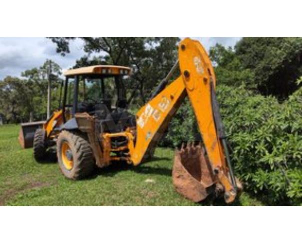 Foto de DIVINÓPOLIS/MG - Retroescavadeira JCB, modelo 3C.