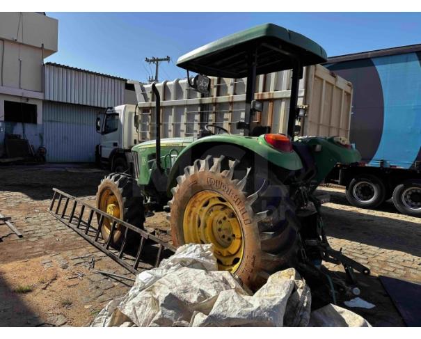 Foto de PIRAPETINGA/MG - Trator John Deere