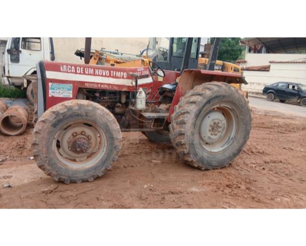 Foto de CHALÉ/MG - Trator Massey Ferguson, modelo 275