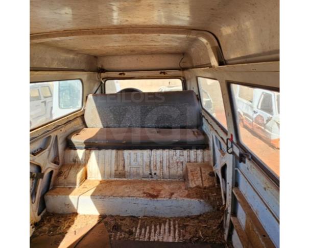Foto de MONTE CARMELO/MG - CARRO - VW Kombi Escolar, 2005/2006