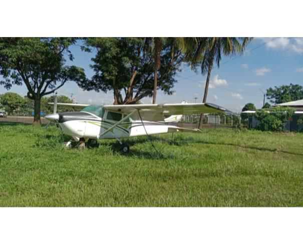 Foto de RIO VERDE/GO - CESSNA AIRCRAFT 182N - ANO 1971 - SN0000236