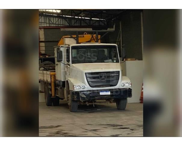 BARBACENA/MG - Caminhão MERCEDES-BENZ Atron 1319 - 2016/2016 Cabine em ...