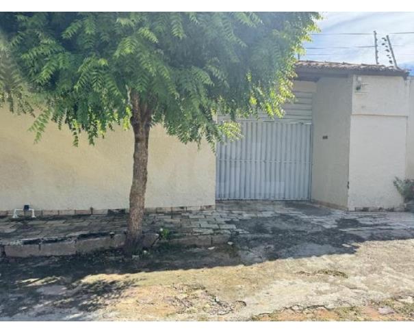 Foto de CRATO/CE — Casa com 4 quartos e 2 Vagas na Garagem no Bairro Zacarias Goncalves