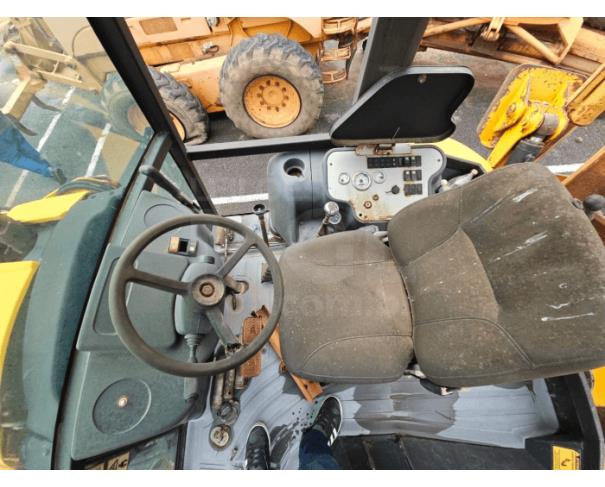 Foto de CASTRO/PR - Retroescavadeira JCB, modelo 3C