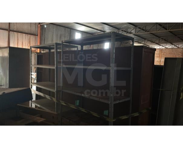 Foto de PONTES GESTAL/SP - Armários tipo vitrine, Camas com estrutura em MDP solteiro, Prateleiras de aço, e armário de madeira, Arquivos e armário de aço, Armário de aço