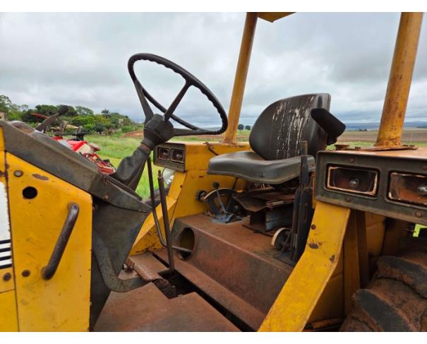 Foto de LONDRINA/PR - TRATOR AGRÍCOLA 4X2 MARCA CBT, MODELO 8440