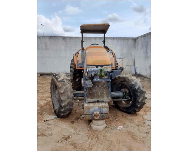 Foto de SÃO GERALDO DO BAIXIO/MG - Trator Budny, modelo 7540, 4x4