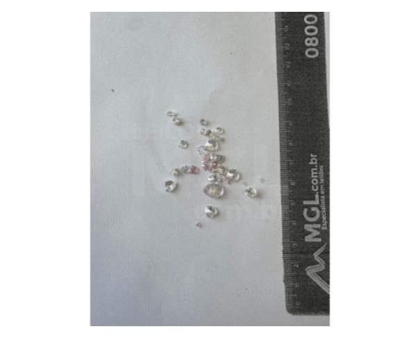 Foto de ITAÚNA/MG - Zircônias (Incolor e Rosa); Peso total: 17,87 Ct