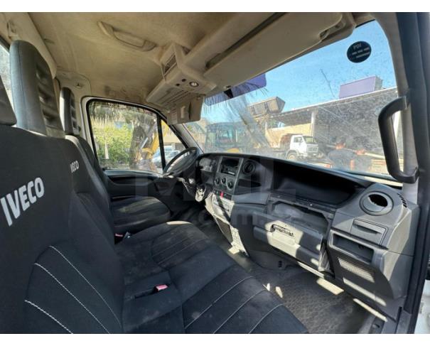 Foto de Marataízes/ES- Caminhão- Iveco Daily 70C17HDCS, com cesto aéreo e carroceira operacional marca GUITON- 2015/2015
