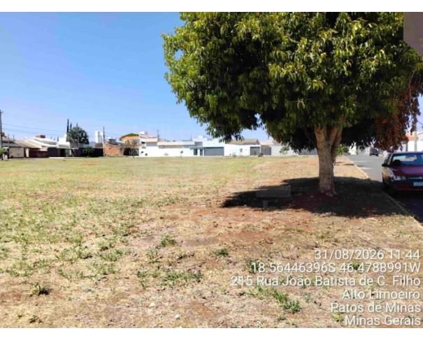 Foto de PATOS DE MINAS/MG - Praça constituída pela Quadra 13, com área de 4.256,00 m², localizada no Bairro Alto Limoeiro