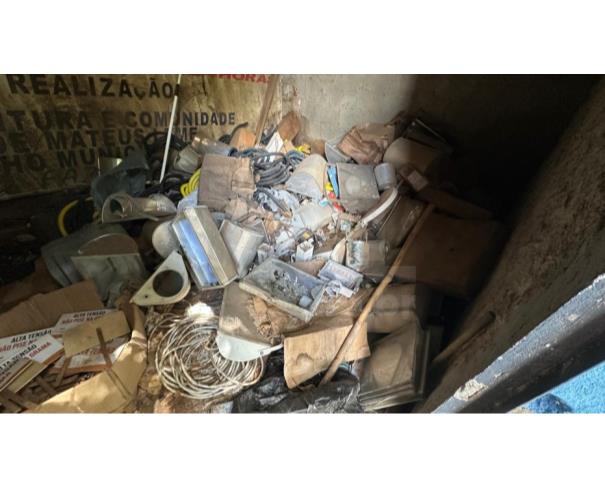Foto de MATEUS LEME/MG - Lote sucata de lâmpadas