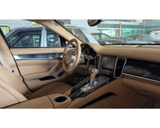 Foto de ITAÚNA/MG - PORSCHE PANAMERA S HYB 380CV - 04P VEÍCULO BLINDADO - SC1047