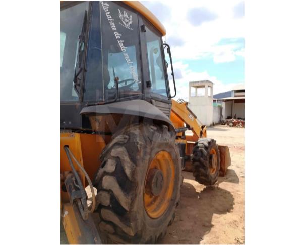 Foto de SÃO GERALDO DO BAIXIO/MG -  Retroescavadeira JCB, modelo 3C.