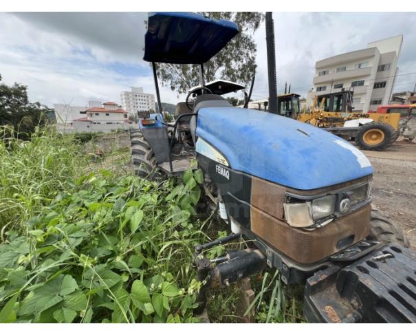 Foto de CLÁUDIO/MG- Trator Agrícola New Holland, modelo TL75E