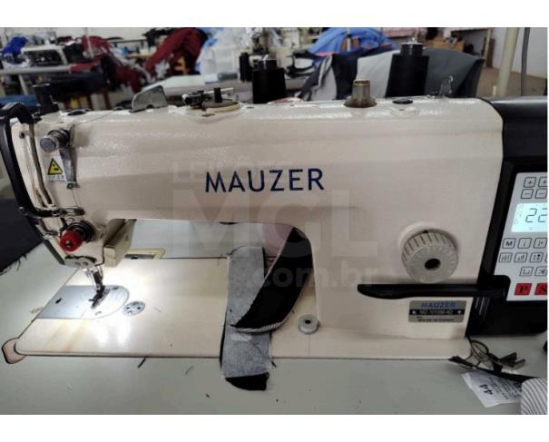 Foto de PARAGUAÇU/MG - MÁQUINA DE COSTURA RETA, MARCA MAUZER