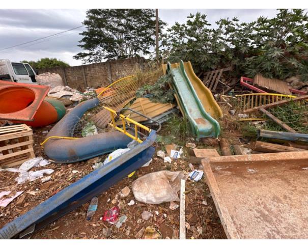 Foto de  SALES/SP - Sucata de Materiais diversos.