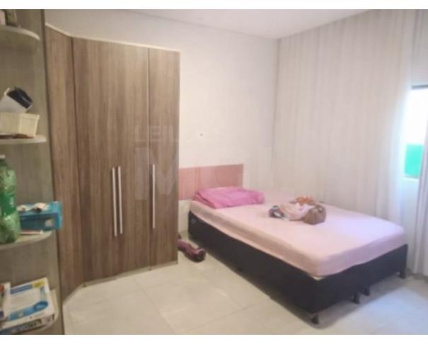 Foto de PIRAPORA/MG – Casa e seu respectivo lote com a área de 360,00m², situado no bairro São João Batista