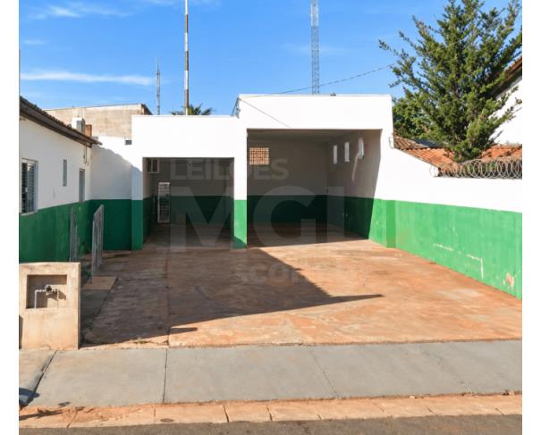 Foto de CAMPINA VERDE/MG – Imóvel comercial e seu terreno com 218,60m², no Centro