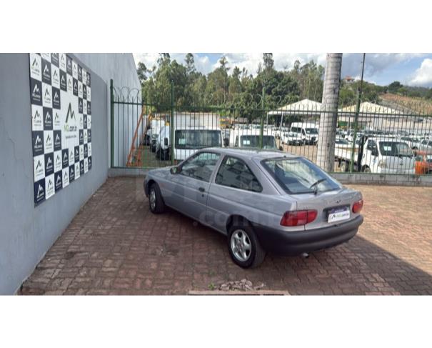 Foto de ITAÚNA MG - FORD ESCORT GL  16V D 1.8 ( IDEAL PARA COLOCIONADOR) 