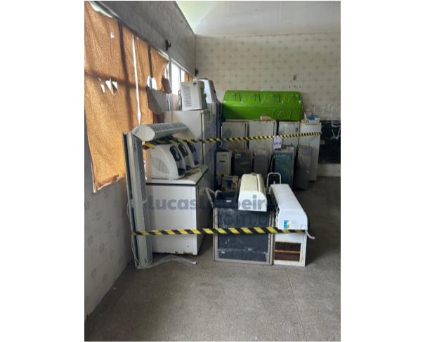Foto de AMARGOSA/BA - Sucatas de equipamentos de refrigeração e correlatos inservíveis