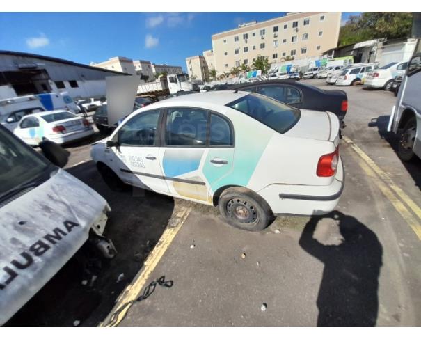 Foto de RIO DAS OSTRAS/RJ - VW POLO SEDAN 1.6