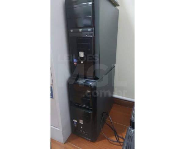Foto de PORCIÚNCULA/RJ - Material de informática (monitores, DVD, mini system, notebook, som, cabos, câmeras de vigilância, retroprojetor, calculadora, impressora, CPUs). 