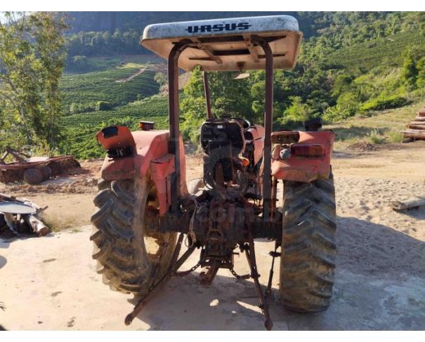 Foto de Águia Branca /ES- Trator Agrícola Ursus, modelo 3512 turbo