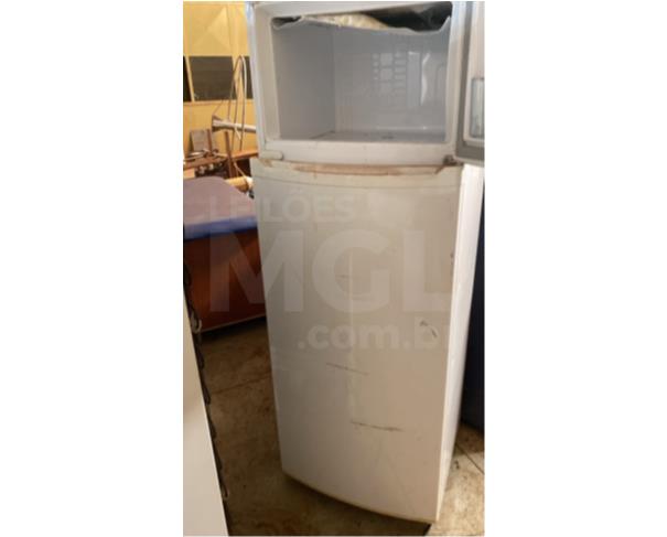 Foto de DUMONT/SP - Eletrodomésticos – Ventiladores, geladeiras, ar condicionado, bebedouro de galão, micro-ondas, tanque de lavar roupa de plástico, máquina de lavar, bebedouro industrial e etc