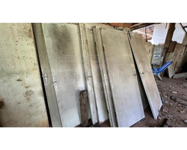 Foto de MATEUS LEME/MG - Lote de sucata de Portas