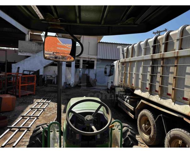 Foto de PIRAPETINGA/MG - Trator John Deere