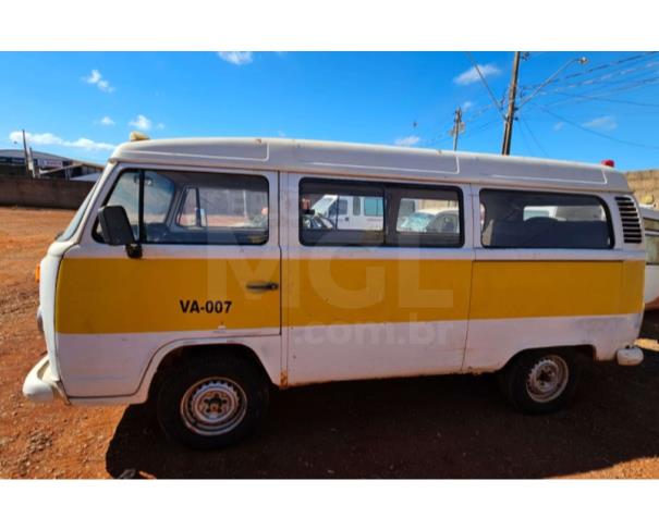 Foto de MONTE CARMELO/MG - CARRO - VW Kombi Escolar, 2005/2006