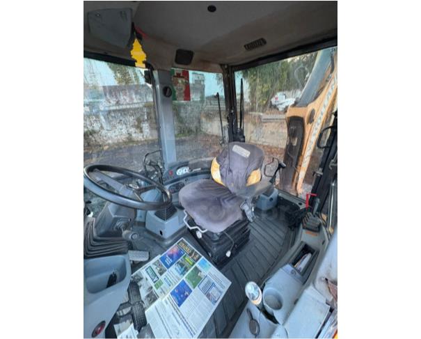 Foto de LAURENTINO/SC - Retroescavadeira RT004 B110B