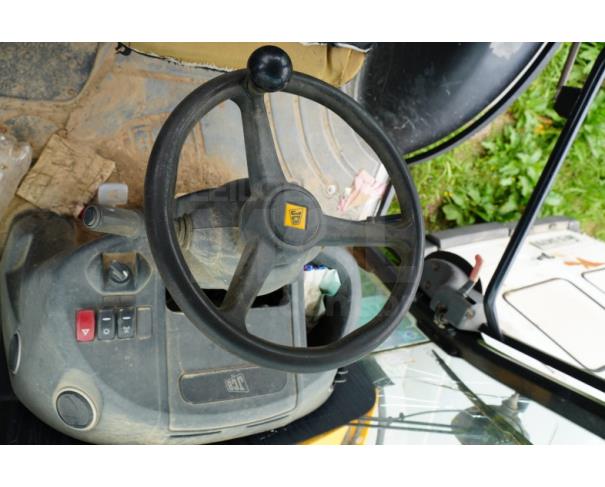 Foto de BELA VISTA DO TOLDO/SC - Retroescavadeira JCB, modelo 4CX 4x4