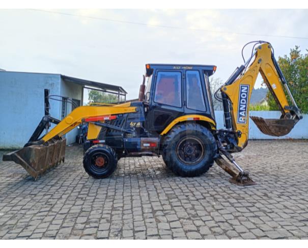 Foto de NOVA BRESCIA/RS - Retroescavadeira Randon, modelo RD406