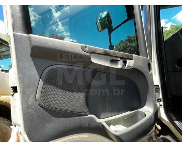 Foto de ITAÚNA/MG - CAMINHÃO SCANIA/P 360 A6X2 CABINE ESTENDIDA 201/2014 - SC1046