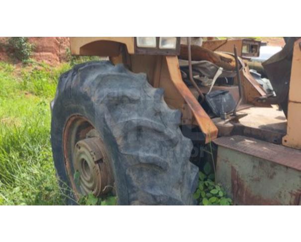 Foto de DIVINÓPOLIS/MG - Trator Agrícola CBT modelo 8440