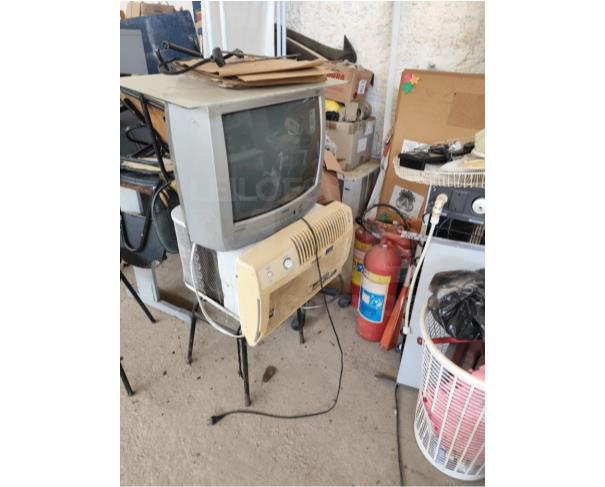 Foto de PORCIÚNCULA/RJ - Bens Diversos (cadeiras, ventiladores, extintores, bebedor, ar condicionado, televisor, arquivo de aço, balanças). 